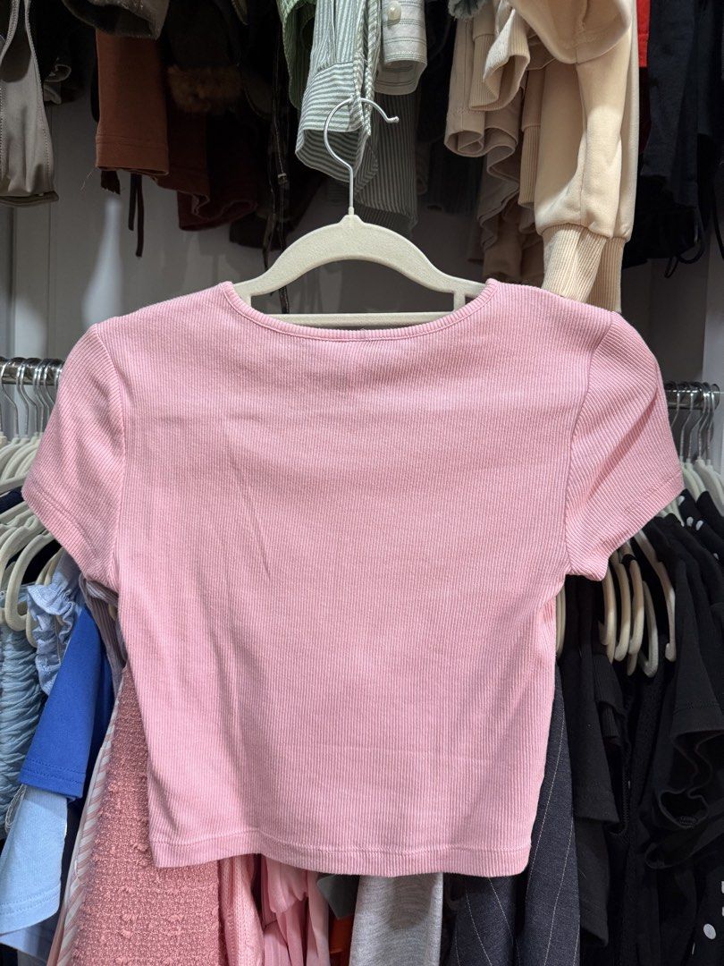 H&M pink ribbed crop top (Category: Shirts) located in Bacolor. Submitted by alysaflrs (Listing ID 1443411189, Image 3). Description: ★only worn once ★ribbed crop top ★slight see through ★stretchy ★size S.