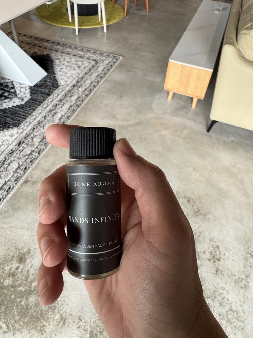 Hone Aroma Pillar Scent Diffuser Matte Black480483687405998084