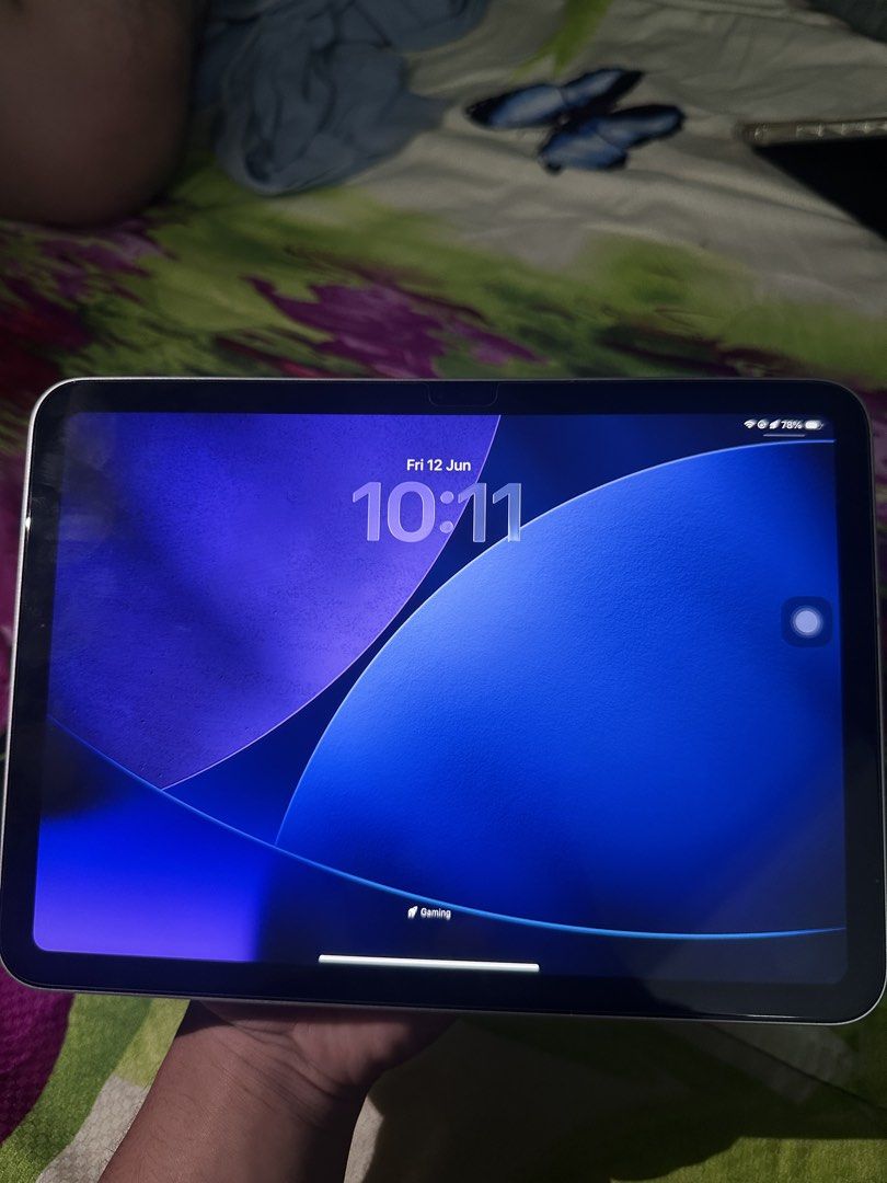 IPAD (Category: iPad) located in Hulu Selangor. Submitted by muazmustaqim54 (Listing ID 1443467947, Image 3). Description: 🔥 iPad A16 Fullset Murah Untuk Dilepaskan! 🔥 ✨ Condition cun melecun, memang terjaga rapi 📦 Fullset dengan box asal 🔌 Dapat sekali charger original Apple (fullset charger) 🎁 FREE casing untuk terus pakai ✅ Semua fungsi tiptop, tiada masalah 💰 Harga RM1400 🤝 Masih boleh nego untuk buyer yang serius Sesuai untuk study, k