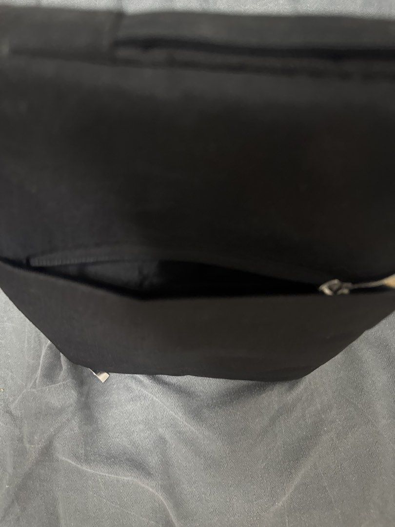 IPAD CASE/BAG (Category: Laptop Bags & Sleeves) located in Balanga. Submitted by nsmrkii (Listing ID 1443446415, Image 2). Description: .