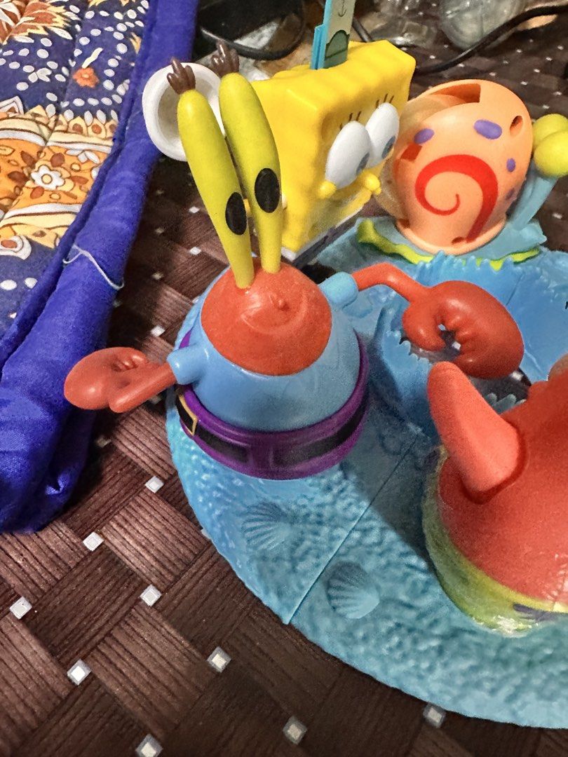 Jollibee SpongeBob Kiddie Meal Set (Category: Kids Toys) located in Manila. Submitted by declutterwithcrescent (Listing ID 1443447485, Image 3). Description: May stain lang kay Mr. Krab dahil sa material ng plastic na gamit sakanya and balloen small streak mark kay squidward. But other than that, all are in great condition po..