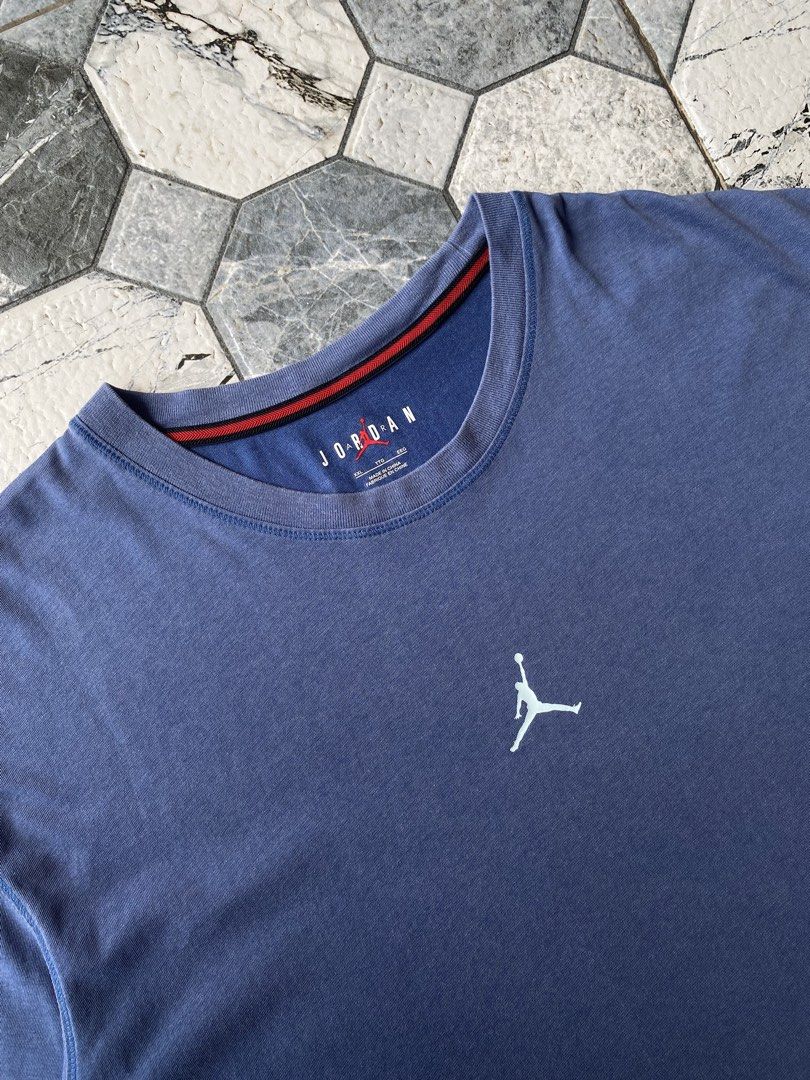 Jordan vintage center logo (Category: Tshirts & Polo Shirts ) located in Cebu City. Submitted by kalong210 (Listing ID 1443355777, Image 3). Description: Jordan Center logo Excellent condition Size: XXL Dimes: L 27 W 24 Boxy Color may vary due to light No issues.