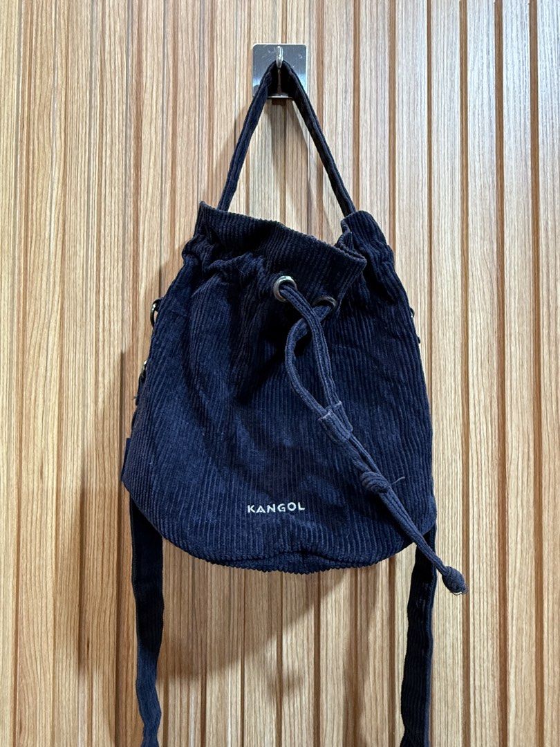 Kangol Corduroy bucket bag (Category: Cross-body Bags) located in Mati. Submitted by Hylestuffs (Listing ID 1443460654, Image 3). Description: .