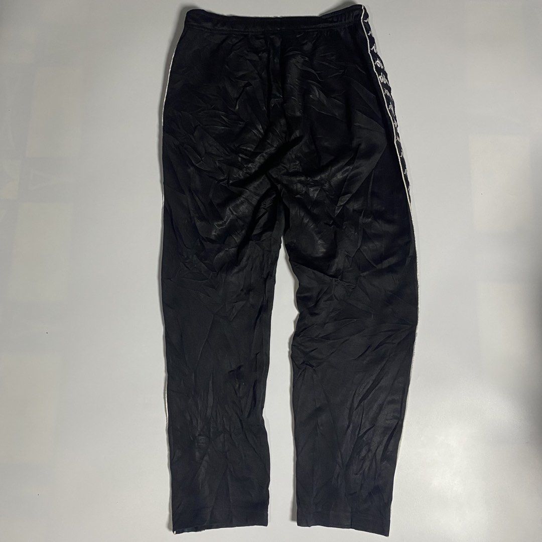 Kappa Side Tape Logo (Category: Joggers) located in Iloilo. Submitted by .dresshttps (Listing ID 1443460819, Image 2). Description: Waist: 30-32 Stretchable Length: 42 Hem: 8.5 Excellent No flaws.