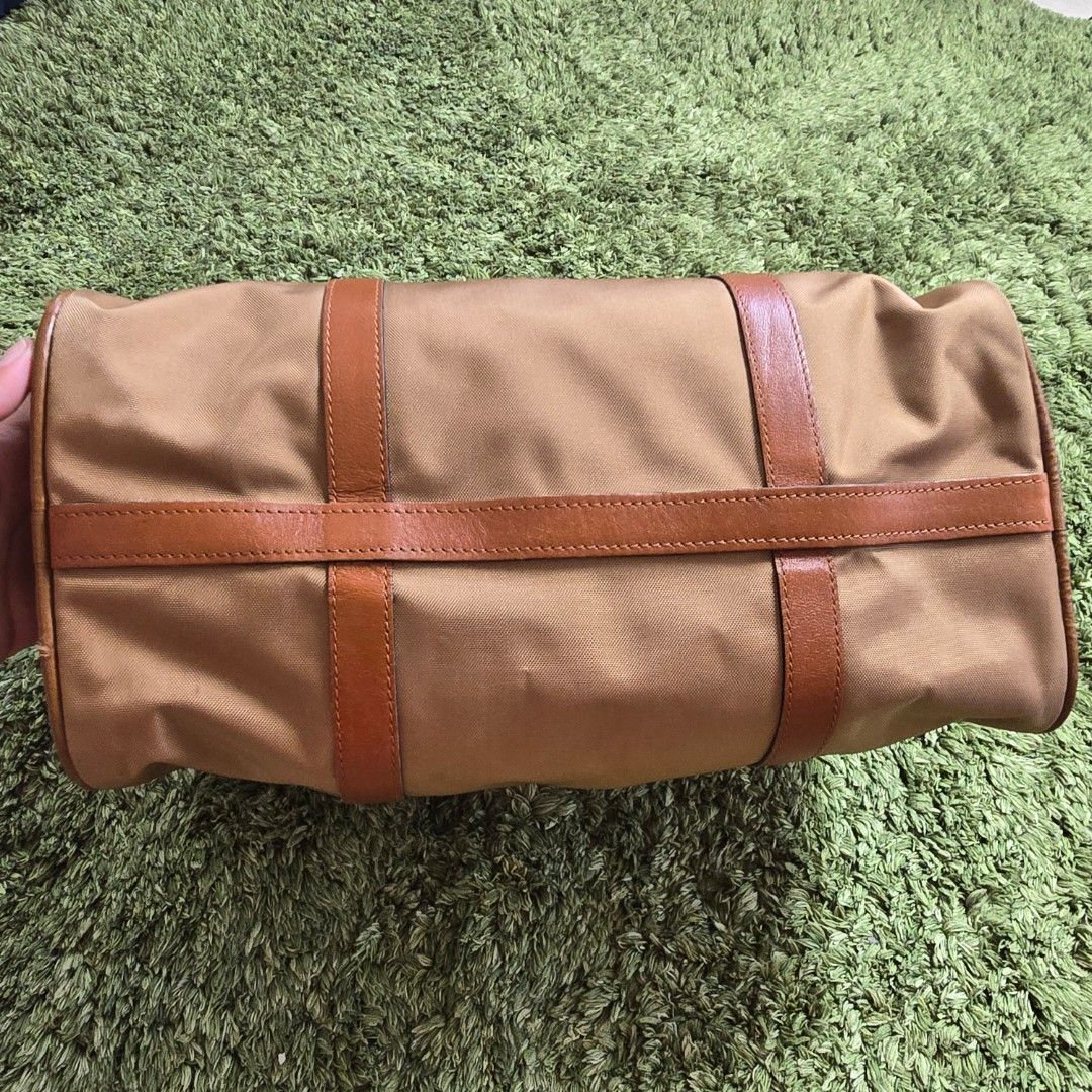 Lancel Paris Boston Bag (Category: Luxury Bags & Wallets) located in Pasig City. Submitted by millennialthrifter (Listing ID 1443327366, Image 3). Description: ✴️LANCEL BOSTON BAG - 1200 PESOS ONLY❗ ✅Brand: Lancel Paris (Made in France) ✅Good and clean condition 👌 Brand new price reference: around 11k (see comment section) 🌸pm us for the video.