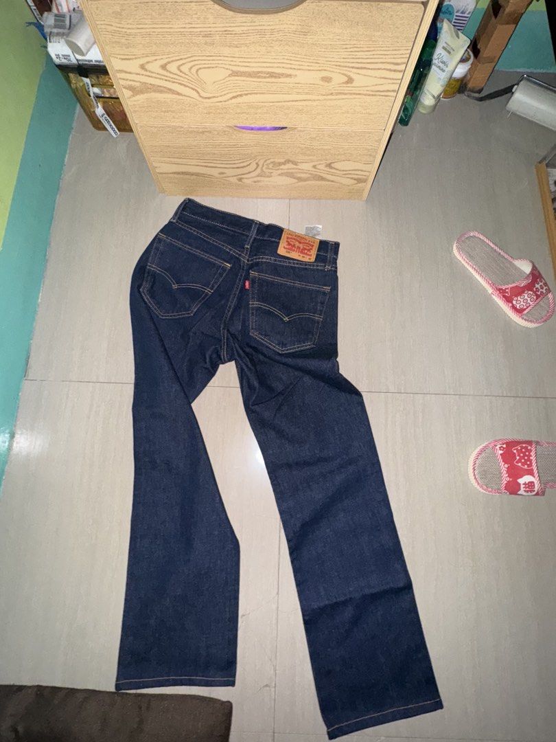 Levi's 516 Original Riveted Jeans W30 L32 (Category: Jeans) located in Navotas City. Submitted by eggsyyyyyyyyy (Listing ID 1443491072, Image 2). Description: - Dark wash Levi's 516 jeans - Straight leg fit - Size: W30 L32 - Original riveted quality clothing - Button fly closure - Classic five-pocket styling - Made from durable denim - Perfect for everyday wear Negotiabl.