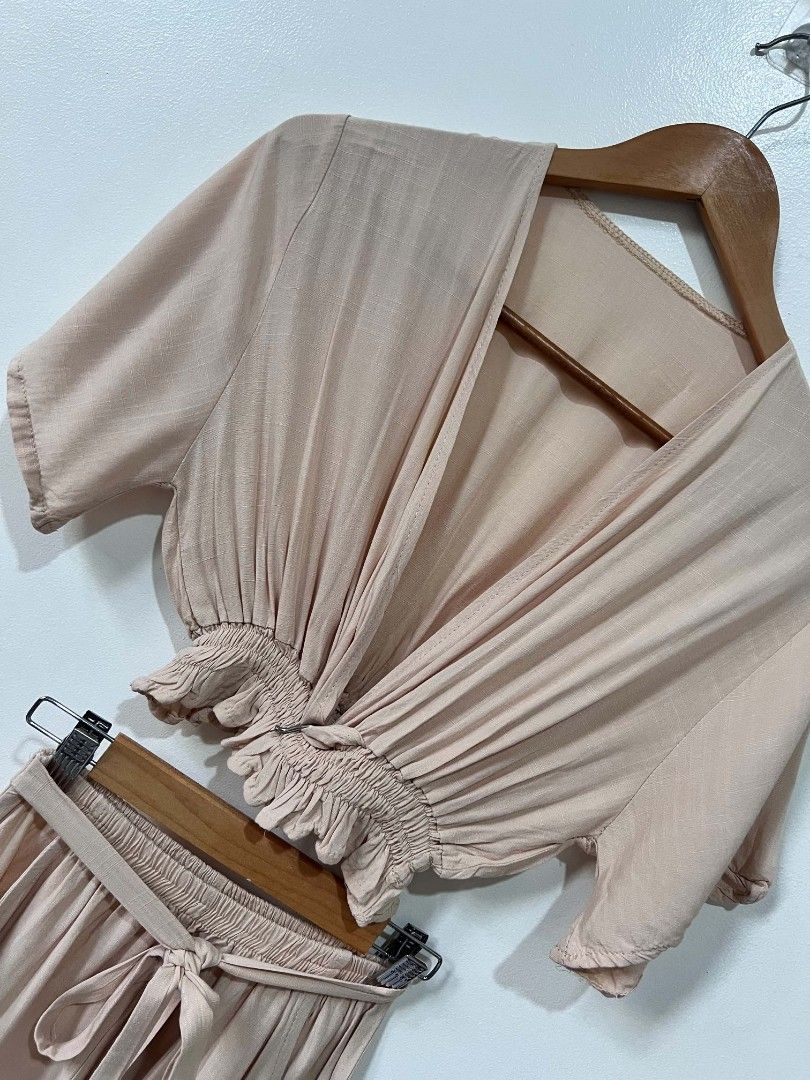 Light brown linen coords (Category: Sets or Coordinates) located in Trece Martires City. Submitted by somecallitswagger (Listing ID 1443445370, Image 3). Description: Chic linen coords good as new, used once only. S-M.