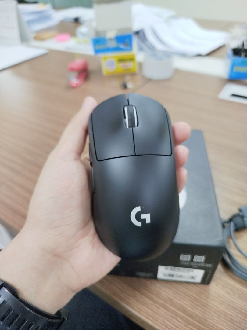 Logitech G PRO X SUPERLIGHT v2 /60g/44k DPI /Lightforce [w BOX] (Category: Mouse & Mousepads) located in Quezon City. Submitted by calibre027 (Listing ID 1443391987, Image 2). Description: Logitech G PRO X SUPERLIGHT v2 /60g/44k DPI /Lightforce [w BOX] ✔ all working, no issue - you can test upon pickup ✔ lightforce hybrid switches ✔ SRP is around 7500 pesos 👉 Package: mouse, cable, box, and receiver only 👉 meetup - Avire Tower Proj.4, Quezon Ci