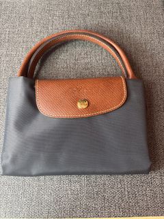 (Category: ) located in . Submitted by byebyepreloved (Listing ID 1443332408, Image 1). Description: .