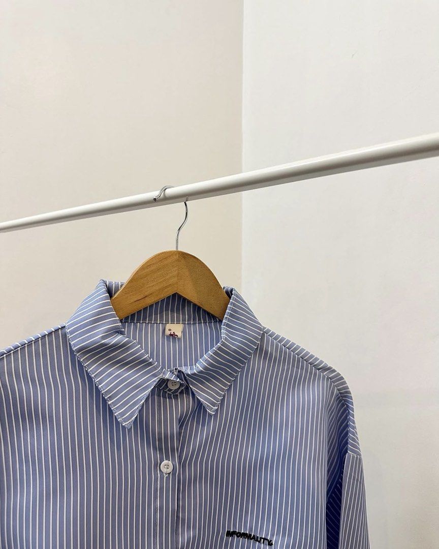 Long-Sleeved Cropped Striped Shirt (Category: Shirts) located in General Santos City (Dadiangas). Submitted by thekeycloline (Listing ID 1443471745, Image 1). Description: Color: Blue, White Size: M Fabric: Polyester.