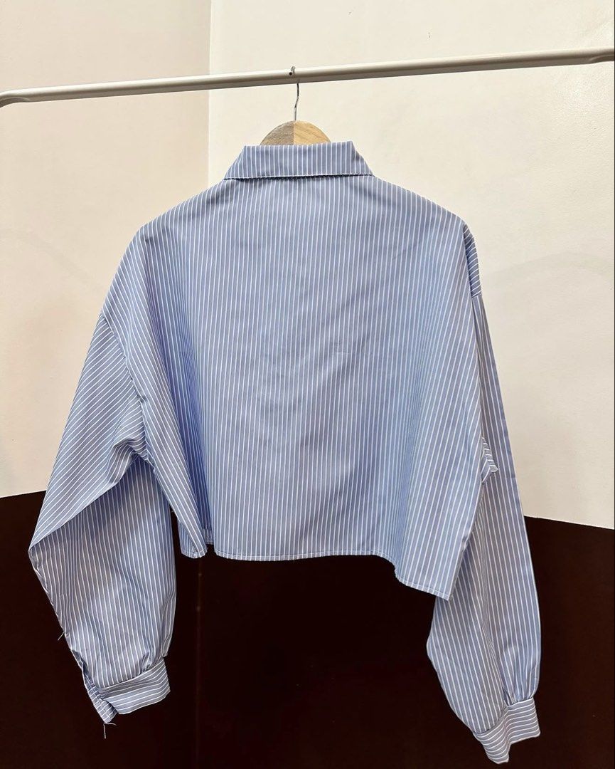 Long-Sleeved Cropped Striped Shirt (Category: Shirts) located in General Santos City (Dadiangas). Submitted by thekeycloline (Listing ID 1443471745, Image 3). Description: Color: Blue, White Size: M Fabric: Polyester.