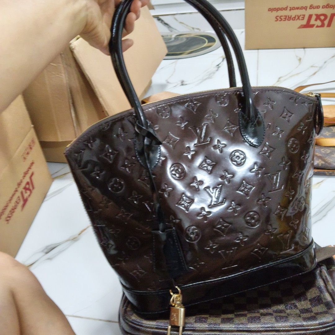 Louis Vuitton Monogram Vernis (Category: Luxury Bags & Wallets) located in Angeles City. Submitted by freehorse_949656 (Listing ID 1443334933, Image 1). Description: ukay bags pm for more detaims.