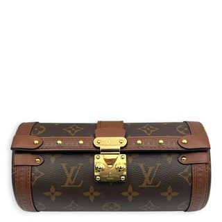 (Category: ) located in . Submitted by carousellluxury (Listing ID 1443384978, Image 1). Description: .