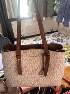 (Category: ) located in . Submitted by braveheart.trends (Listing ID 1443321078, Image 1). Description: .