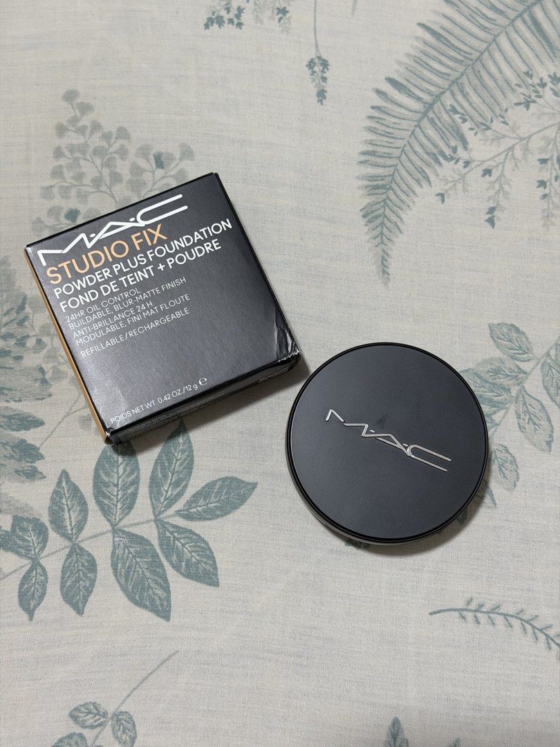 NC25 MAC Studio Fix Powder Plus Foundation (Category: Makeup) located in Cainta. Submitted by angelxcloset (Listing ID 1443377110, Image 1). Description: SWATCHED ONLY, Unfortunately not my shade match 😭 To warm for my skintone. - MAC Studio Fix Powder Plus Foundation - Shade: NC25 - 24HR Oil Control - Blur Matte Finish - Buildable Coverage.