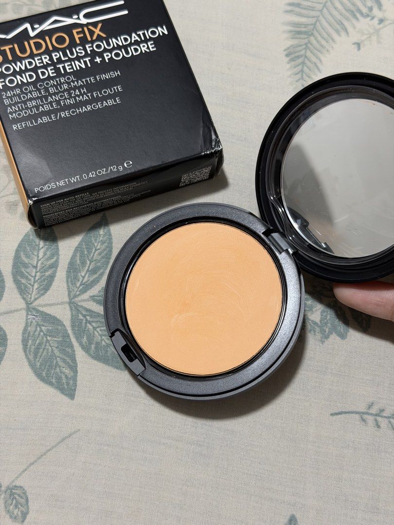 NC25 MAC Studio Fix Powder Plus Foundation (Category: Makeup) located in Cainta. Submitted by angelxcloset (Listing ID 1443377110, Image 2). Description: SWATCHED ONLY, Unfortunately not my shade match 😭 To warm for my skintone. - MAC Studio Fix Powder Plus Foundation - Shade: NC25 - 24HR Oil Control - Blur Matte Finish - Buildable Coverage.