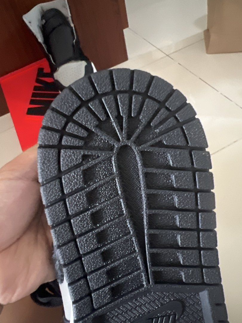 Nike Air Jordan 1 High Grey Black (Category: Sneakers) located in Mandaluyong City. Submitted by melvs714 (Listing ID 1443388259, Image 3). Description: - Authentic Nike Air Jordan 1 High sneakers - Colorway: Grey and Black - Size: US 8 (EU 39, UK 5.5, CM 25) - Includes original box - Perfect for sneakerheads and everyday style.
