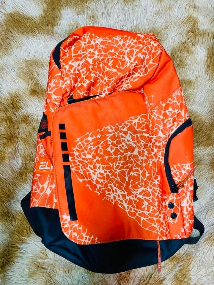 Nike Elite Bags (Category: Backpacks) located in Manila. Submitted by kingfrancis_1705 (Listing ID 1443433880, Image 2). Description: nike elite bags qc area open for delivery and meetups near my AREA.