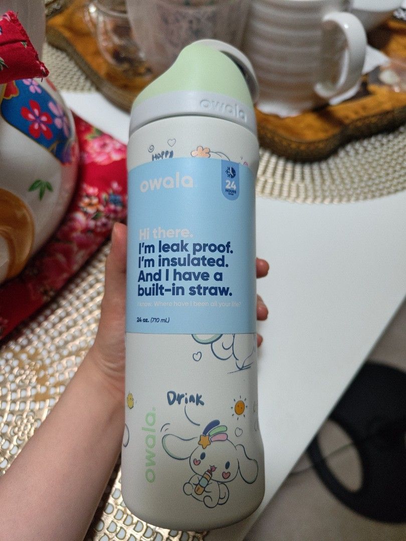 Owala Cinnamaroll FreeSip Insulated Water Bottle with Built-in Straw (Category: Water Bottles & Tumblers) located in Singapore. Submitted by shinestarz (Listing ID 1443362867, Image 1). Description: - Leak-proof design - Built-in straw for easy sipping - Fun character design - Cinnamaroll - Convenient top handle for carrying.