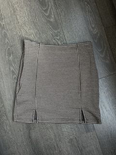 (Category: ) located in . Submitted by clearmycloset65 (Listing ID 1443329462, Image 1). Description: .
