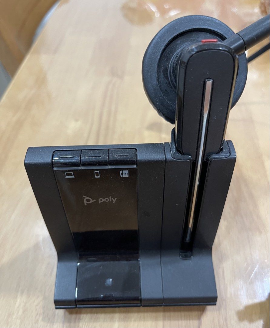 Poly 8220 Wireless Headset System480198440602849280