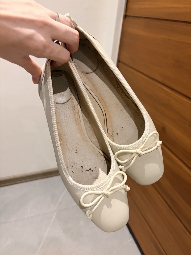 Renegade Folk Block Heels 10 (Category: Heels) located in Bulacan. Submitted by roxanneio (Listing ID 1443446244, Image 1). Description: Used once for my civil wedding then stocked lang. Flaws: Chippings sa wood heel but can be fixed or replaced sa repair shops. Small brown stain on the side..