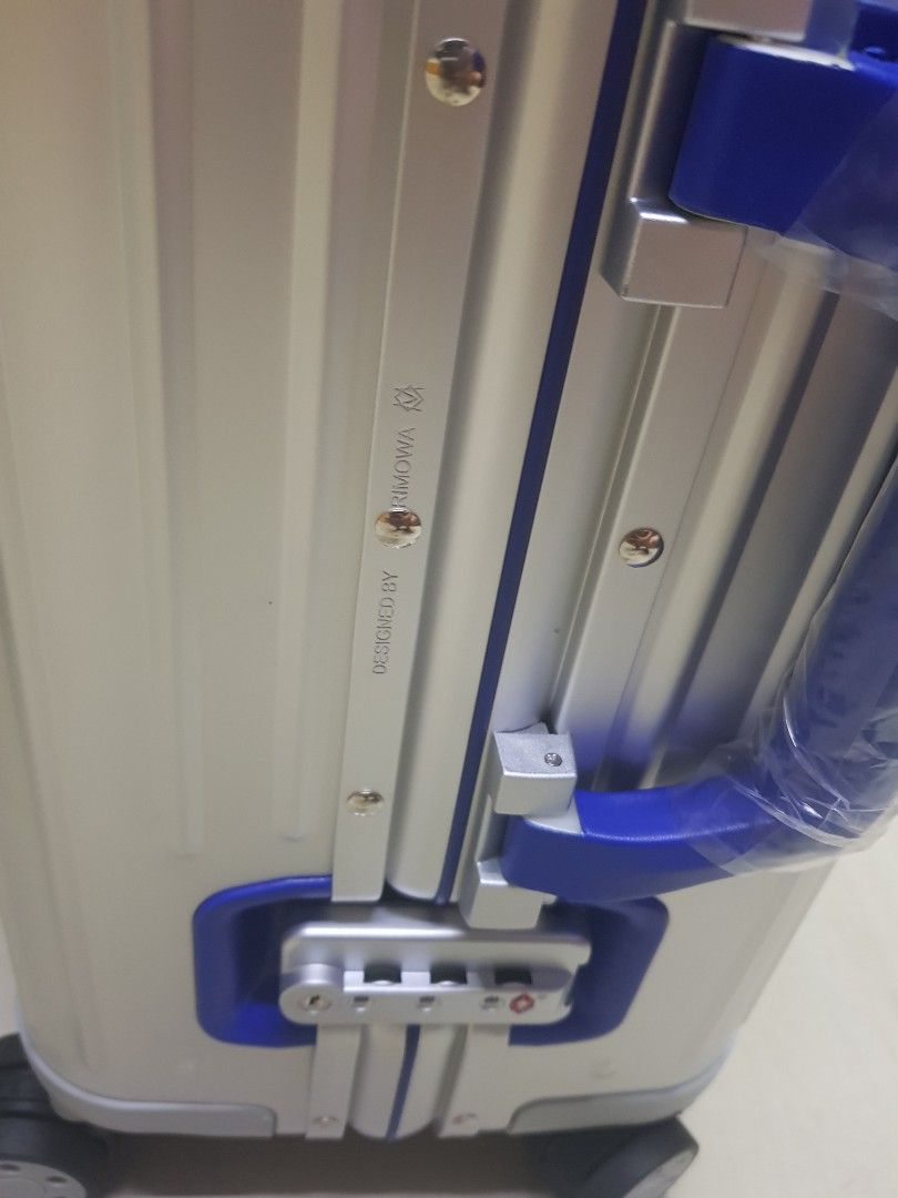 Rimowa cabin size (Category: Luggage) located in Manila. Submitted by louievicocollections (Listing ID 1443324564, Image 3). Description: .