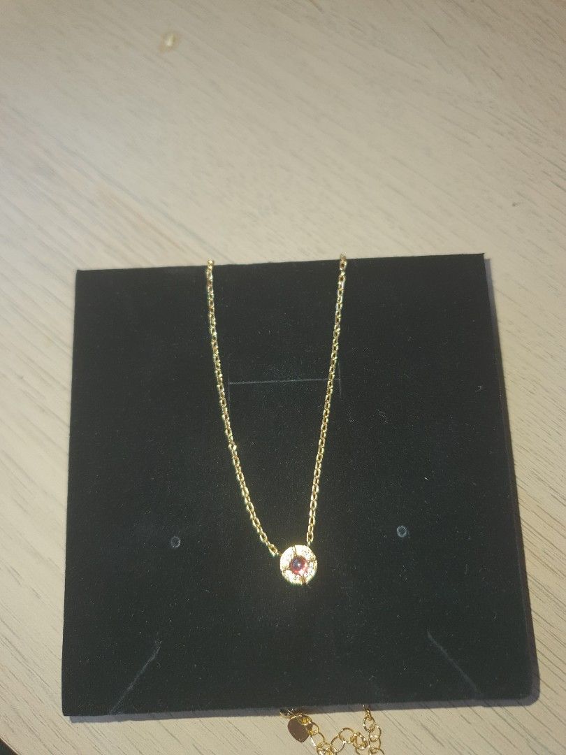 Ruby necklace (Category: Necklaces) located in Singapore. Submitted by laela8811 (Listing ID 1443392601, Image 1). Description: .