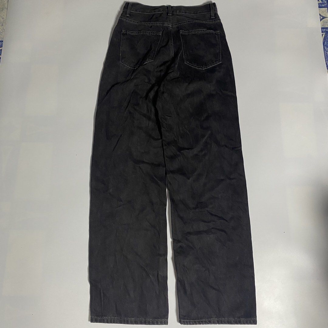 Saint Laurent Wide Leg Jeans (Category: Jeans) located in Iloilo. Submitted by .dresshttps (Listing ID 1443461155, Image 2). Description: Waist: 28 Length: 45 Like new Cut Washtag.
