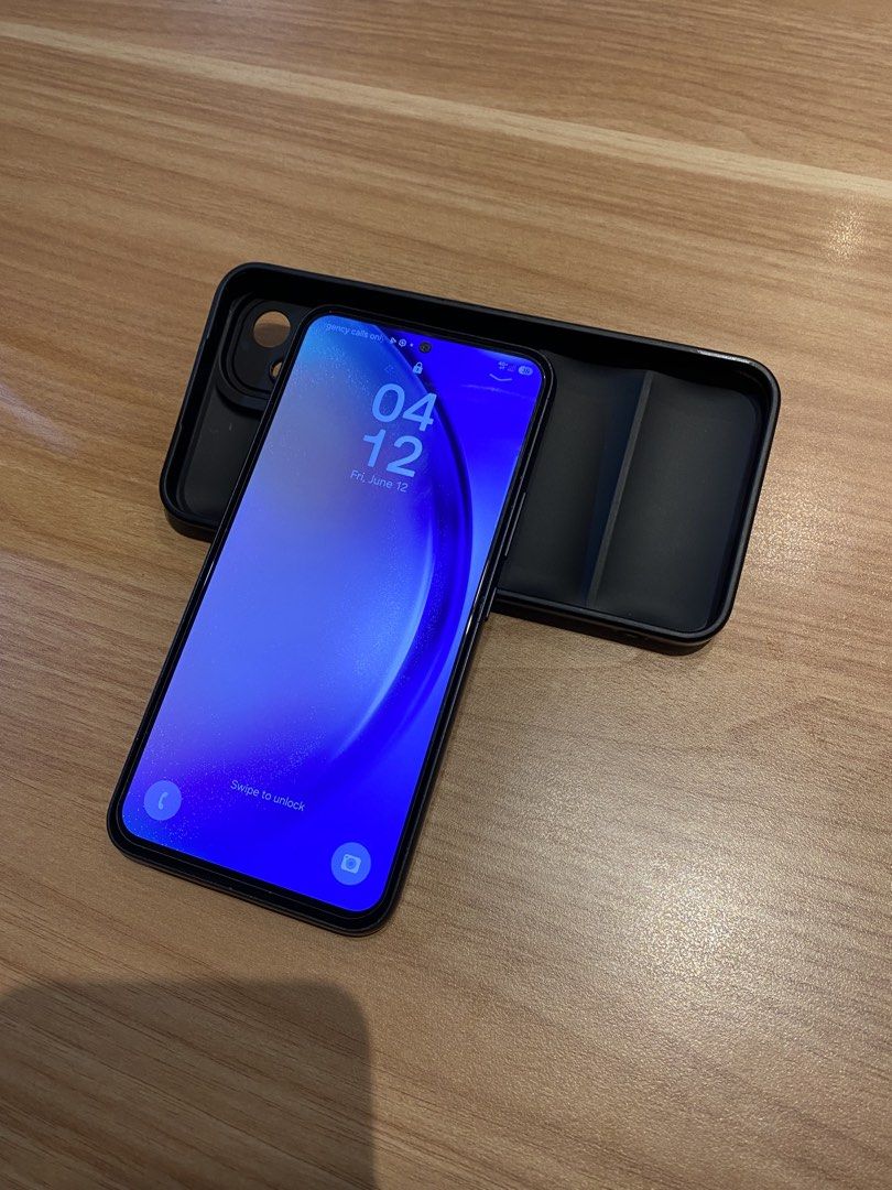 Samsung A54 5g, 8+128GB (Category: Samsung) located in Caloocan City. Submitted by james_351325 (Listing ID 1443457871, Image 1). Description: Very smooth 120hz AMOLED screen. Great and reliable main or as backup phone. It already has 5G connection. - 128GB - 8GB Ram - ANY SIM PEDE! - Bluetooth working - Wifi working - Charging port working - Barely noticeable case marks Inclusions: Original Box + Case only (nawala na kasi charger) Just send me y