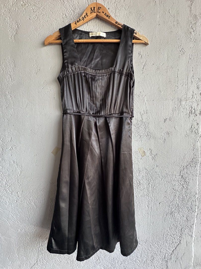 Satin Square Neck Pleated Midi Dress (Category: Dresses) located in Binan City. Submitted by forgetmenot_ph (Listing ID 1443396506, Image 1). Description: - Chic black satin midi dress - Flattering square neckline with pleated bodice - Cinched waist with adjustable back tie - Midi length skirt with a subtle flare - Sleeveless design - Perfect for dressing up or down.