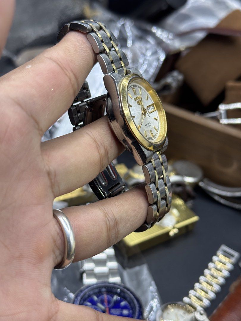 Seiko 5 7s26 Automatic Two Tone unisex 34mm case (Category: Men's Watches) located in Pinili. Submitted by thetimecollector (Listing ID 1443486245, Image 2). Description: 34mm case unisex (Vintage size) ‼️✅Newly Serviced (6-11-26) Authentic 100% .