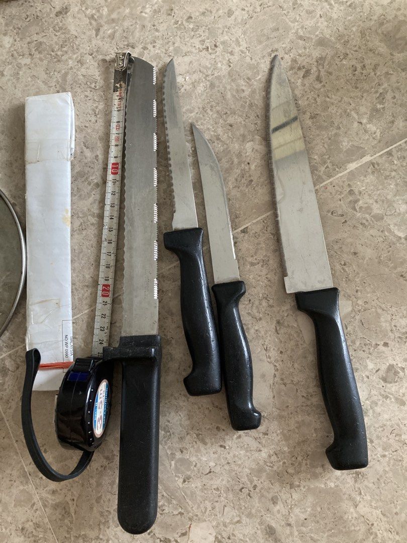 Set of 4 Kitchen Knives with Serrated Bread Knife