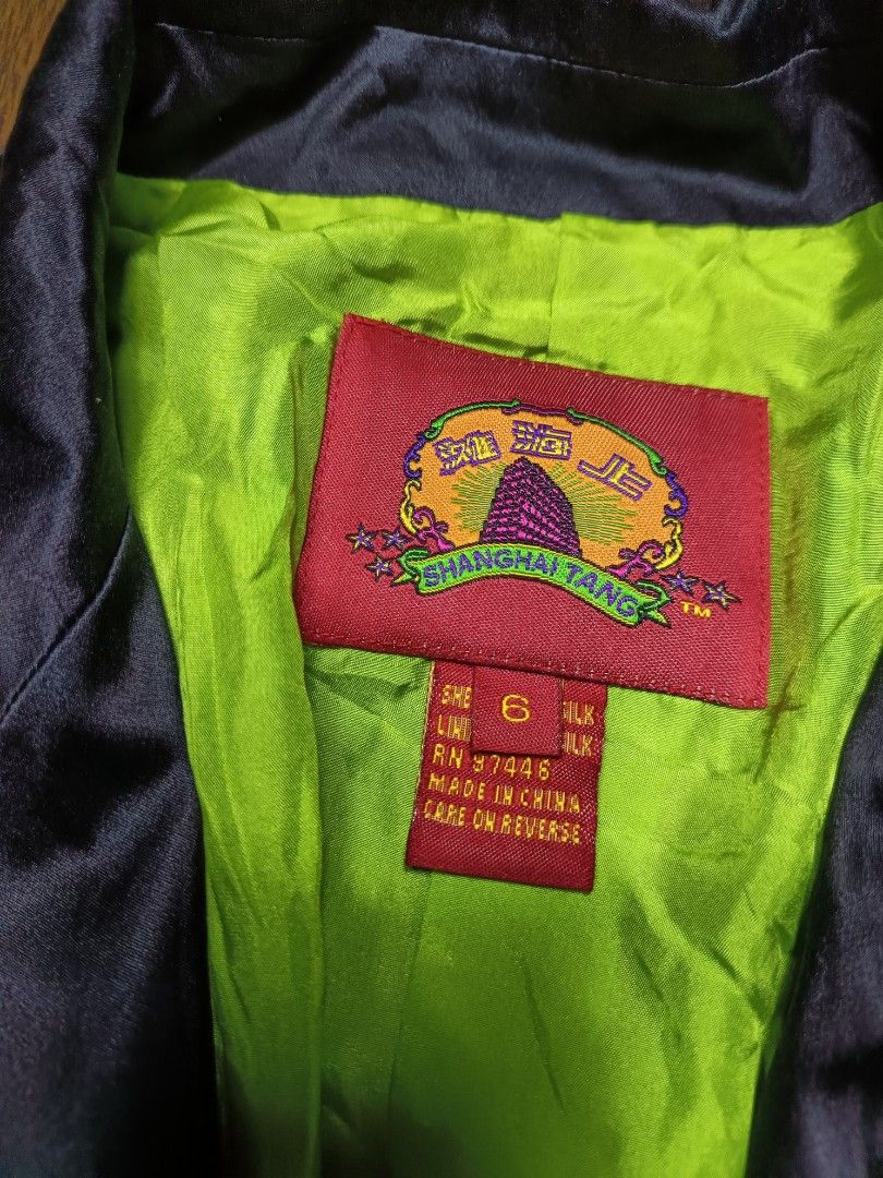 Shanghai tang blazer mens (Category: Coats, Jackets and Outerwear) located in Mandaluyong City. Submitted by beloved_kirara (Listing ID 1443467688, Image 2). Description: good condition size 6 on tag dimension L 30 w 18 s 23 1200 + sf location Mandaluyong willing to meet up as long as it's near my area.