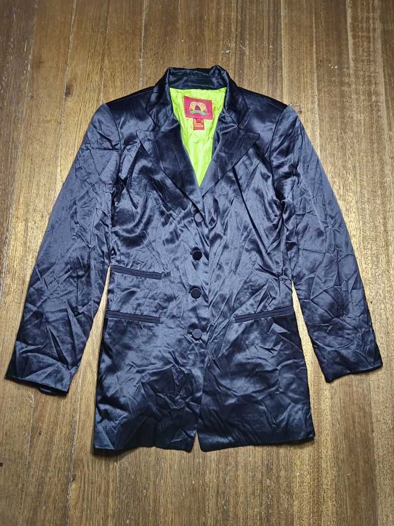 Shanghai tang blazer mens (Category: Coats, Jackets and Outerwear) located in Mandaluyong City. Submitted by beloved_kirara (Listing ID 1443467688, Image 1). Description: good condition size 6 on tag dimension L 30 w 18 s 23 1200 + sf location Mandaluyong willing to meet up as long as it's near my area.