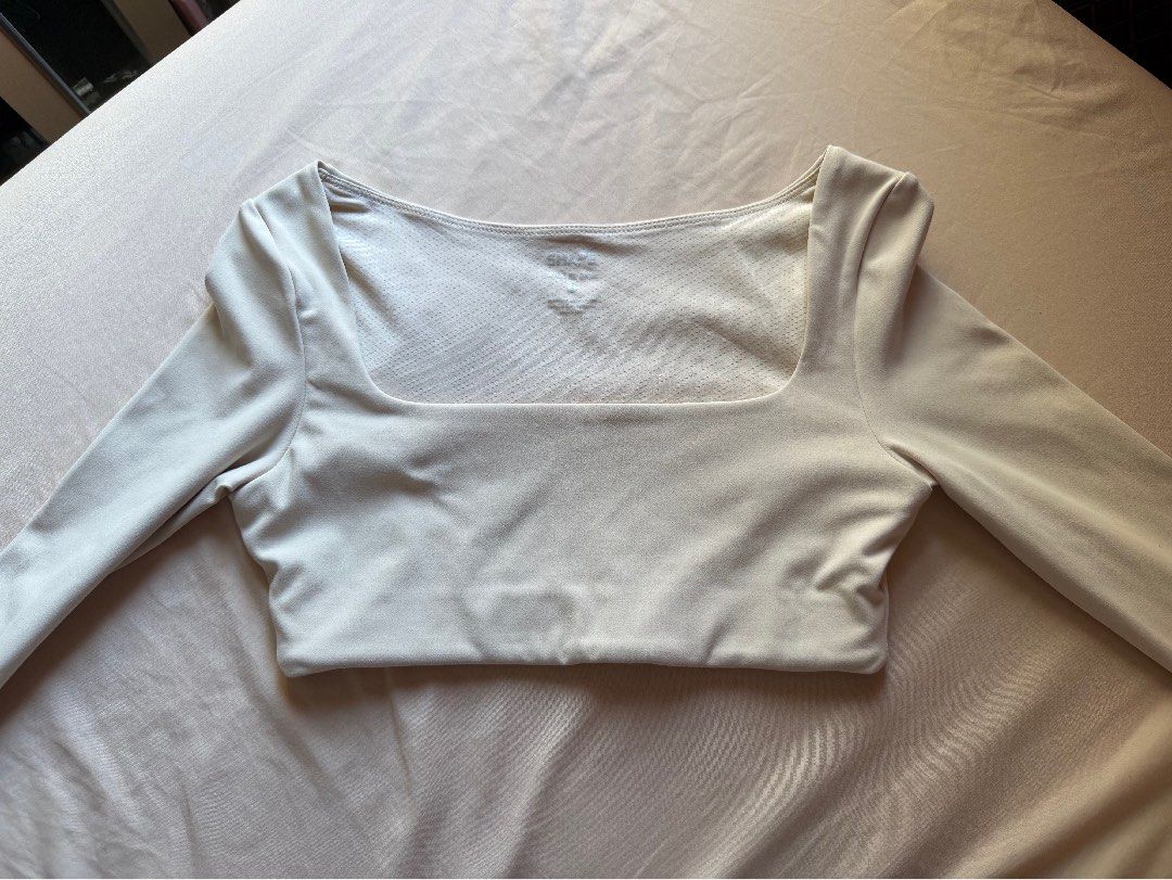 Shape Active CoreLuxe Long Sleeve Top - Cream (Category: Activewear) located in Quezon City. Submitted by nyeli (Listing ID 1443403469, Image 3). Description: Used once Rfs: decluttering .