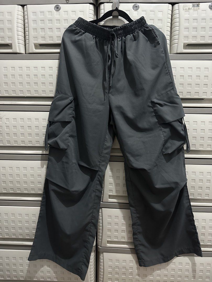 SHEIN Wide Leg Parachute Pants (Category: Other Bottoms) located in Quezon City. Submitted by qcprlvd (Listing ID 1443421795, Image 2). Description: .