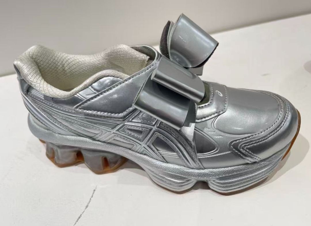 SHUSHUTONG × ASICS GEL-KINETIC FLUENT 4th Generation Collaboration: Bow-Tie Platform Mary Jane Shoes, Women's, Silver (Category: Sandals) located in Singapore. Submitted by sg_vela_professional_seller (Listing ID 1443404638, Image 3). Description: .