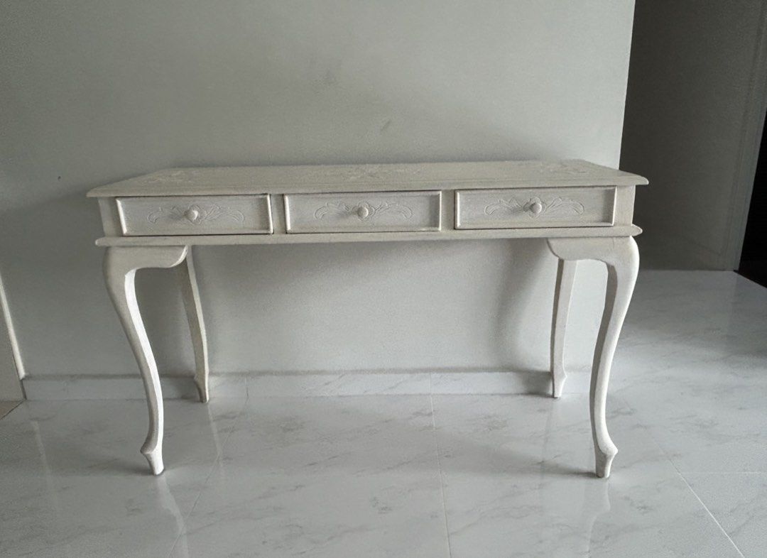 Side table (Category: Tables & Sets) located in Singapore. Submitted by sophie883 (Listing ID 1443356530, Image 2). Description: Solid wood Side table , can use for table display vase with flowers or others . Good solid wood printed white. Original price $250 now $120 only Interested buyer pay collect at Tampines Ave 1 .