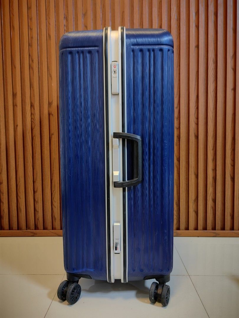 Siffler Japan Luggage (Category: Luggage) located in Manila. Submitted by uno001 (Listing ID 1443460359, Image 2). Description: Brand: Siffler ✨ In Good Condition ✅ Large Check Luggage ✅ H28" xW18.5" x D12" ✅ Made from High Quality Polycarbonate! ✅ Tough and Durable Body! ✅ Heavy Duty Guaranteed ✅ 360° Wheels All smooth ✅ Telescopic Aluminum Handle ✅ Multi purpose interior. ✅ TSA007 Lock with Key. ⬆️ Sign of usage scratch only No Crack Guaranteed
