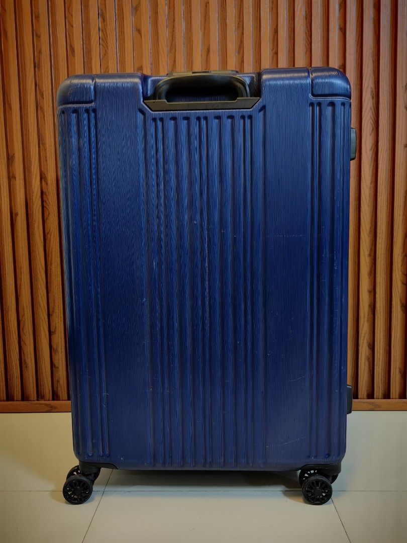 Siffler Japan Luggage (Category: Luggage) located in Manila. Submitted by uno001 (Listing ID 1443460359, Image 3). Description: Brand: Siffler ✨ In Good Condition ✅ Large Check Luggage ✅ H28" xW18.5" x D12" ✅ Made from High Quality Polycarbonate! ✅ Tough and Durable Body! ✅ Heavy Duty Guaranteed ✅ 360° Wheels All smooth ✅ Telescopic Aluminum Handle ✅ Multi purpose interior. ✅ TSA007 Lock with Key. ⬆️ Sign of usage scratch only No Crack Guaranteed