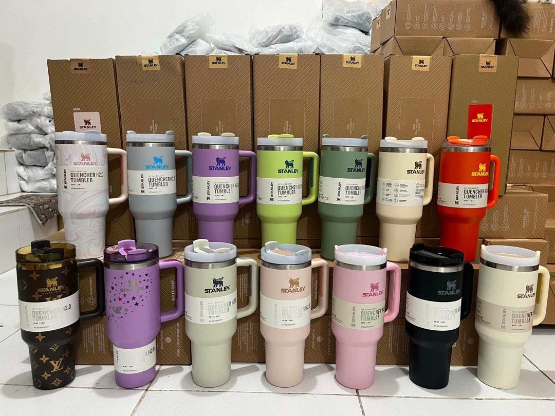 Stanley Quencher H2.0 Tumbler 40oz (Category: Water Bottles & Tumblers) located in Manila. Submitted by prelovedbyissey (Listing ID 1443327504, Image 2). Description: MALL PULL-OUT - Stanley Quencher H2.0 Tumblers - 40oz size - Available in multiple colors - Keeps drinks cold for hours -24 hrs cold I SS 12 hrs hot - Ideal for everyday hydration -With free straw.