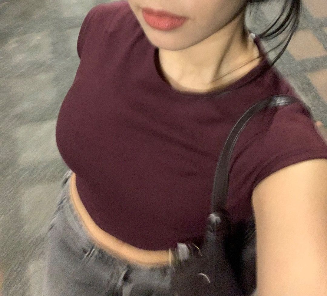 Stradivarius basic top (Category: Shirts) located in Manila. Submitted by yanaccc (Listing ID 1443365613, Image 1). Description: .