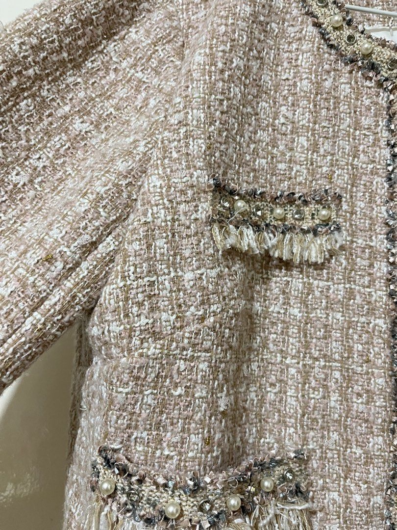 Tweed Blazer in Pink Color (Category: Coats, Jackets and Outerwear) located in Antipolo. Submitted by yanshopandstyle (Listing ID 1443431396, Image 2). Description: No issue .