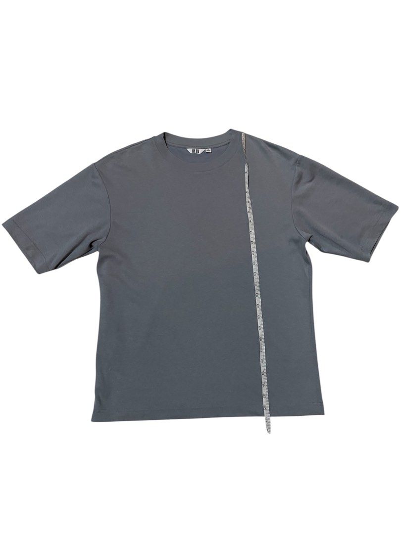 Uniqlo Grey Oversized T-shirt (Category: Tshirts & Polo Shirts ) located in Manila. Submitted by commonselection (Listing ID 1443420204, Image 2). Description: Uniqlo Airism Medium 27x21 SRP: 790 Rfs: Decluttering.