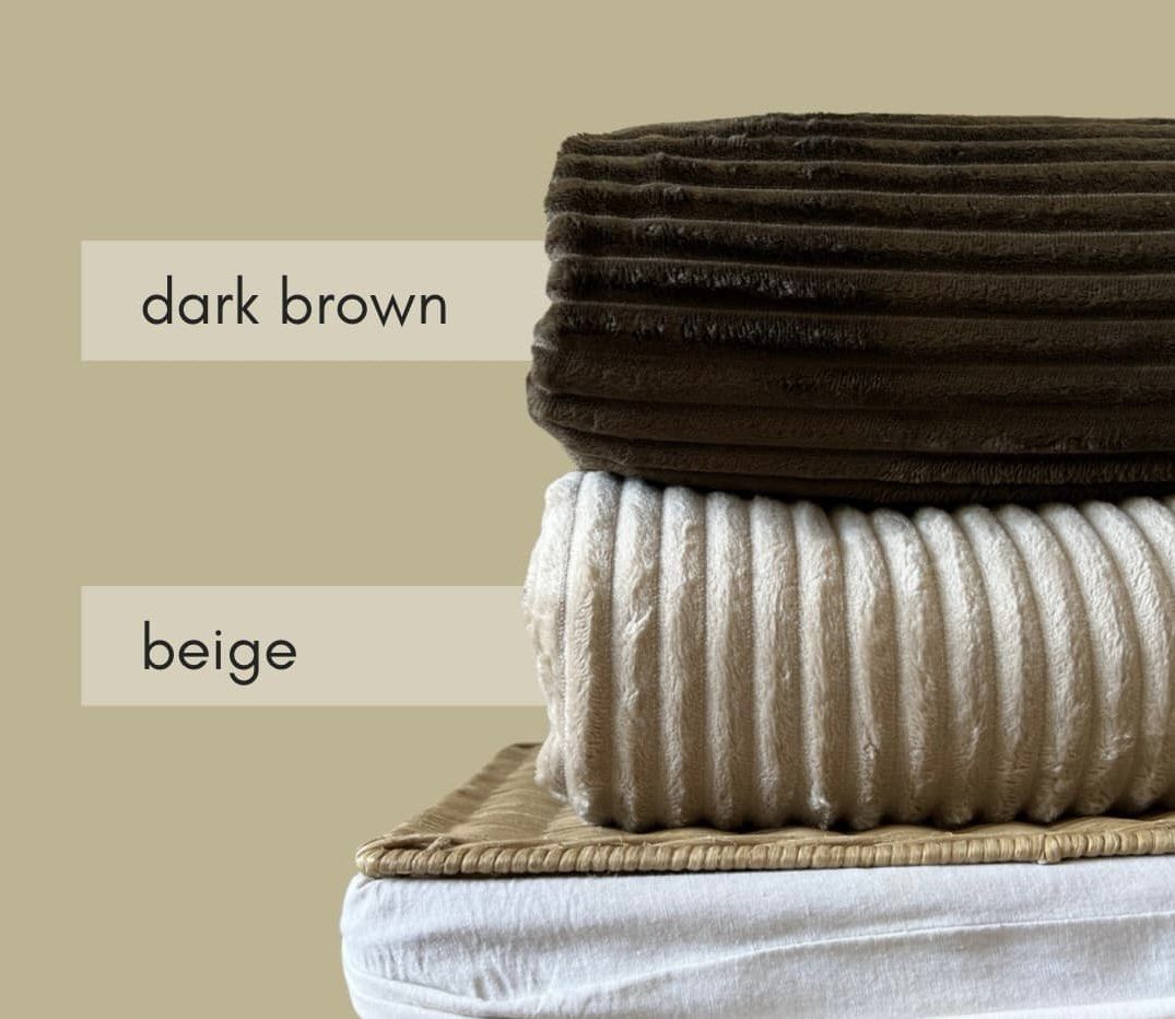 Velvet Fleece blanket queen (Category: Bedding & Towels) located in Muntinlupa City. Submitted by iamdonnaz (Listing ID 1443471186, Image 3). Description: Soft and comfort.