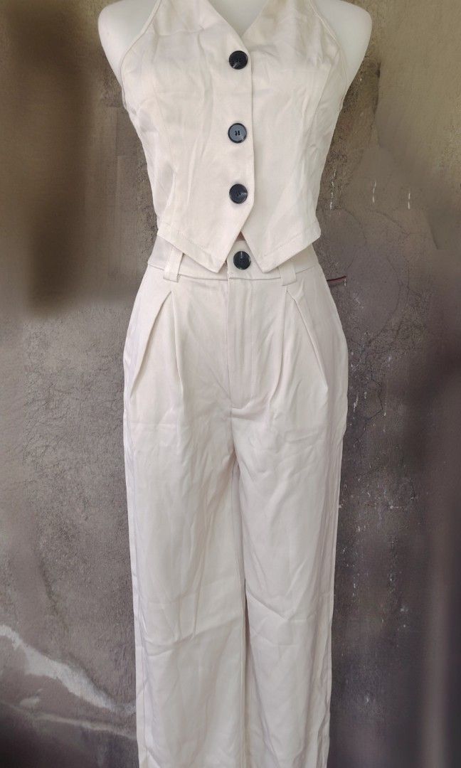 VEST & PANTS COORDINATE (Category: Sets or Coordinates) located in Balayan. Submitted by shopkeeperss (Listing ID 1443409356, Image 1). Description: Xsmall Send pm for whole picture.