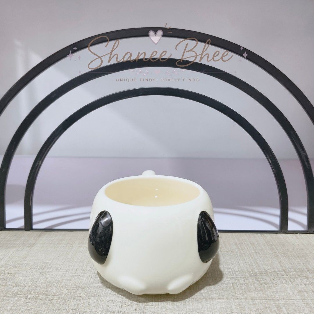 White Peekaboo Eyes Cute Ceramic Mug (B) (Category: Coffee & Tea Tableware) located in Bontoc. Submitted by shaneebhee (Listing ID 1443493341, Image 1). Description: .