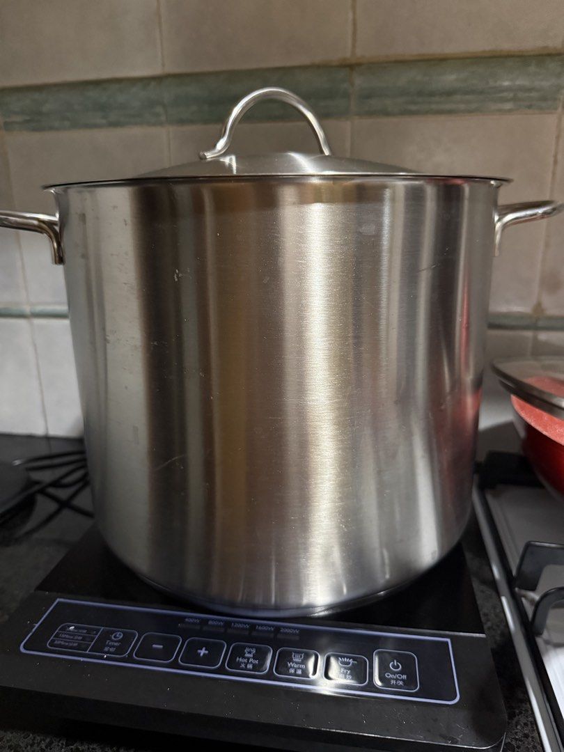 WMF pot480378785586882560