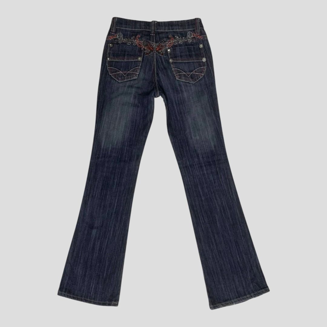 2000s embroidered floral studded bootcut jeans (Category: Jeans) located in Arayat. Submitted by capymelon (Listing ID 1443585969, Image 1). Description: ⋆ ˚📏⋆｡˚ dimes is in the last photo ⋆ ˚📏⋆｡ note: minimal discrepancies in measurements may occur when sellers take garment dimes details: issue : missing stud color may vary due to lighting items are negotiable but no lowballing ( tap the photos to view them in full ) send me a message if inter